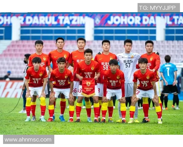 赛后分析:广州足球队与西安足球队的战术对决与启示 赛后分析:广州足球队与西安足球队的战术对决与启示