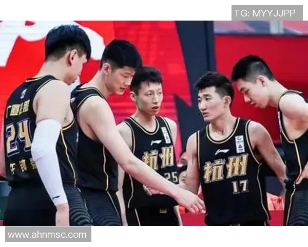 2017年CBA季后赛山东队与广厦队激战回顾与精彩瞬间分析