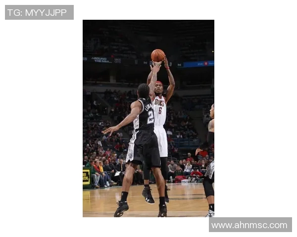 2016年NBA常规赛马刺队对阵雄鹿队精彩回顾与赛后分析