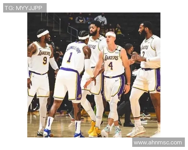 佩科维奇与霍华德的巅峰对决谁能在内线争夺中胜出 佩科维奇与霍华德的巅峰对决谁能在内线争夺中胜出